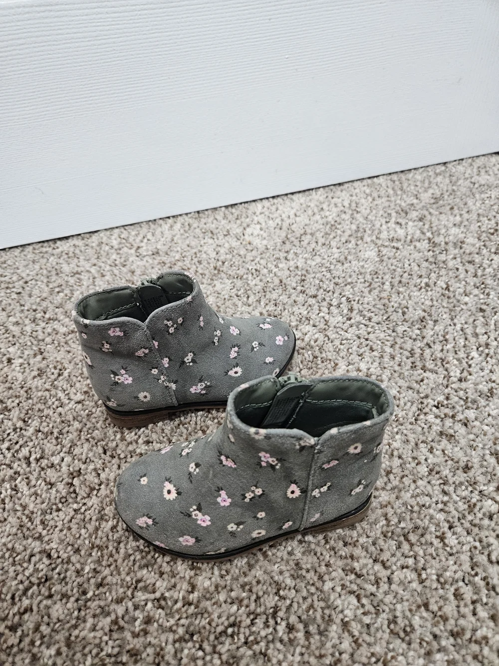 Cat & Jack 6T Gray Floral Zip Booties - Toddler Shoes